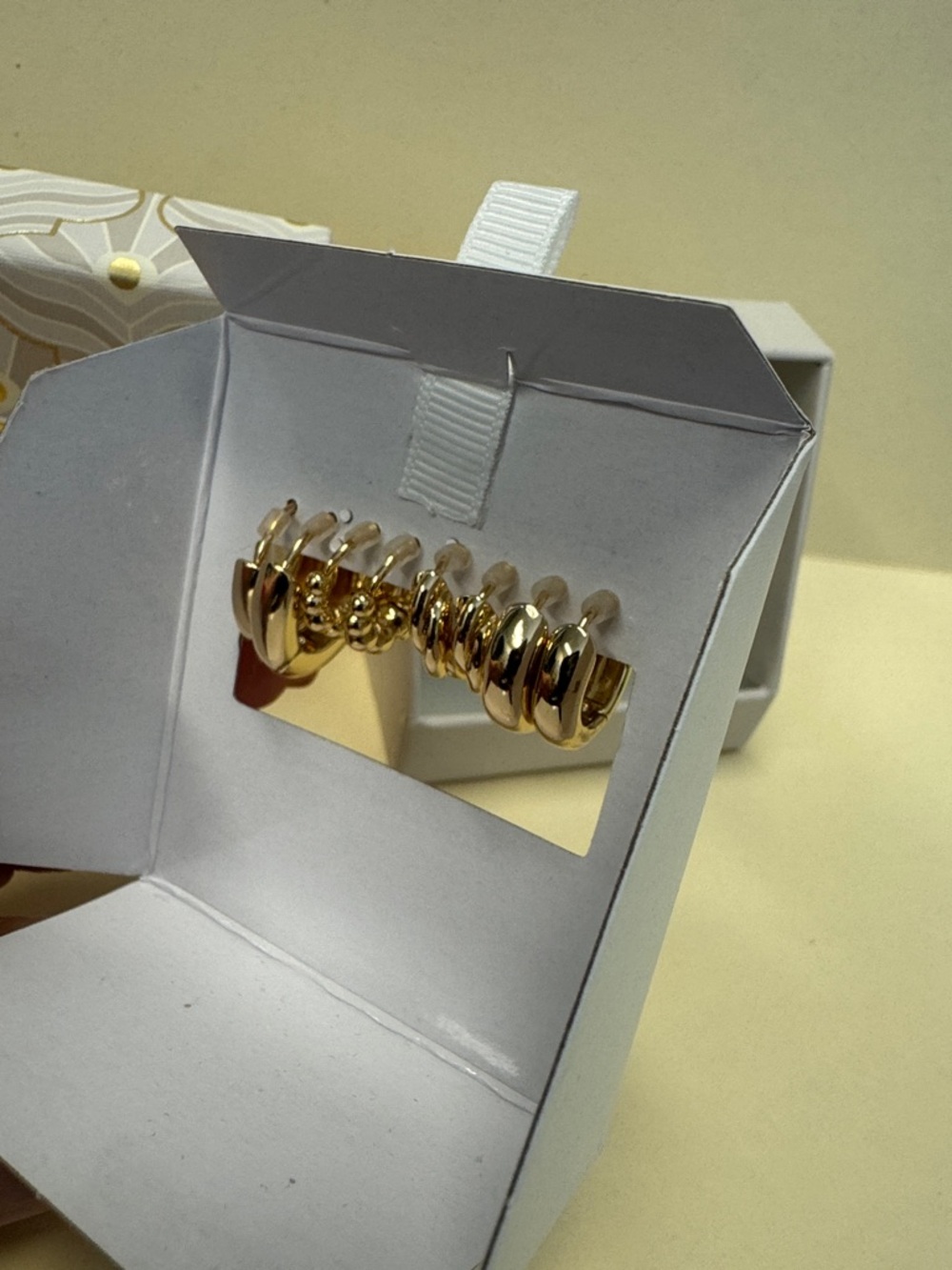 HOUSE OF HARLOW 4p Gold Tone Earring Set Hoop Huggie NIB $100 - Picture 4 of 9